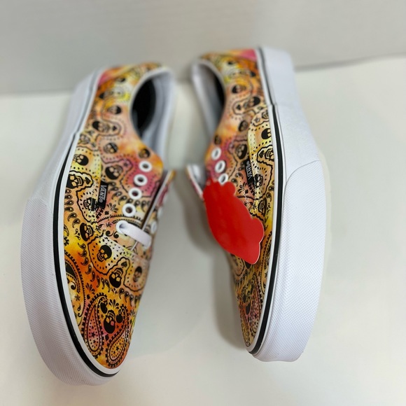 Vans Era Skull Bandana Tie -Dye Shoes - Picture 7 of 9